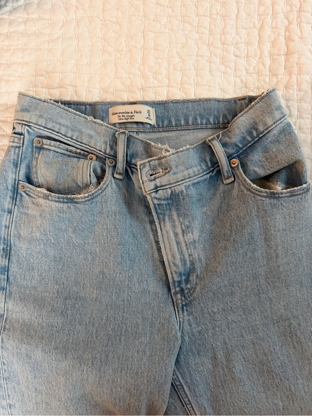 Abercrombie & Fitch Women's Light Wash High-Rise Jeans